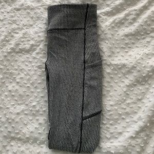 Lululemon leggings, size 6